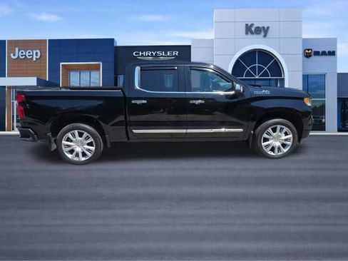 Used 2022 Chevrolet Silverado 1500 High Country w/ High Country Premium Package AWD/4WD image 12