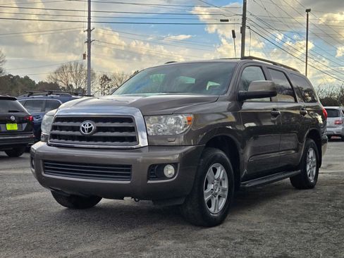 Used 2013 Toyota Sequoia SR5 image 2