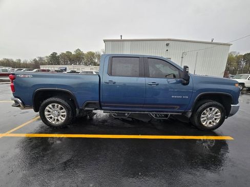 Used 2025 Chevrolet Silverado 2500 LT w/ Convenience Package image 5