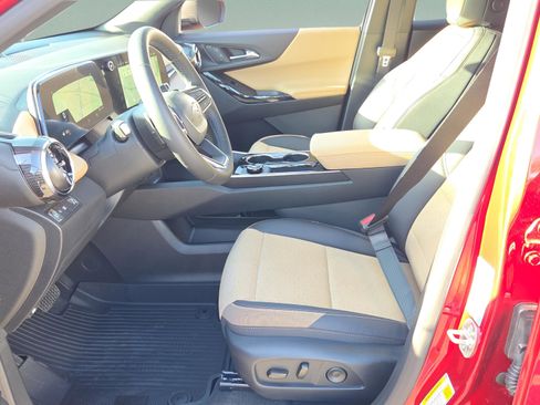 New 2026 Chevrolet Equinox ACTIV w/ LPO, Floor Liner Package FWD image 10
