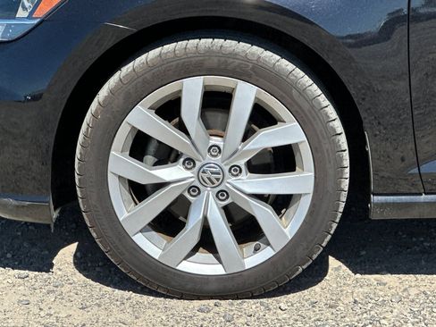 Used 2019 Volkswagen Golf SE w/ Driver Assistance Package FWD image 25