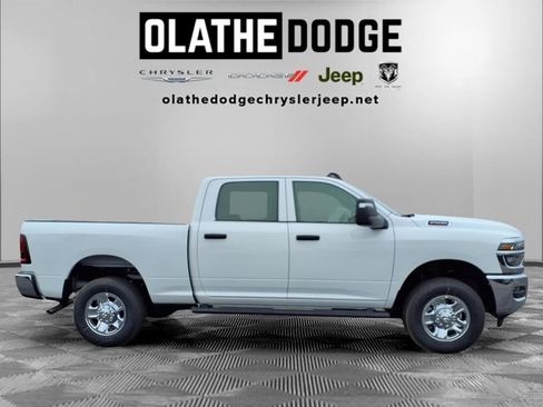 New 2026 RAM 2500 Tradesman AWD/4WD image 28