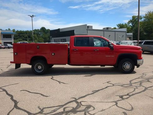 Used 2024 Chevrolet Silverado 3500 W/T w/ WT Convenience Package AWD/4WD image 2