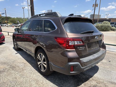 Used 2019 Subaru Outback 2.5i Limited AWD/4WD image 5
