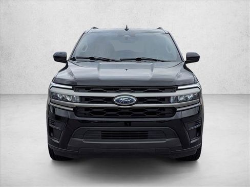 Used 2023 Ford Expedition XLT RWD image 2