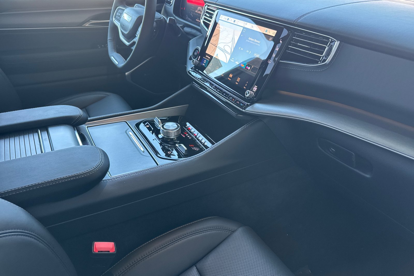 New 2026 Jeep Grand Wagoneer L Limited AWD/4WD image 14