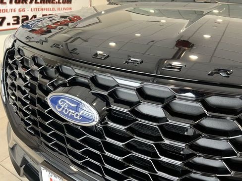 Used 2025 Ford Explorer ST w/ Sun And Sound Package image 7