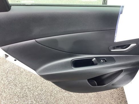 Certified 2024 Hyundai Elantra SEL FWD image 13