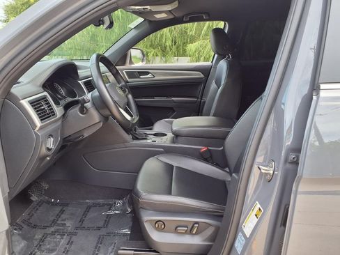 Used 2020 Volkswagen Atlas Cross Sport SE w/ Towing Package FWD image 12