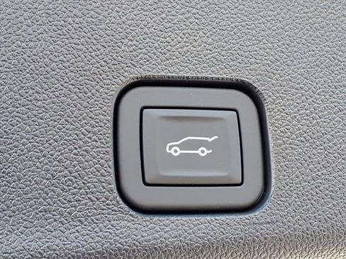 New 2026 Chevrolet Traverse LT w/ Sun and Wheel Package AWD/4WD image 7