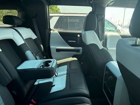 Used 2025 GMC Hummer EV 3X AWD/4WD image 10