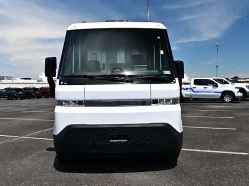 Used 2024 Chevrolet Brightdrop 600 w/ Commercial Equipment Package AWD/4WD image 3