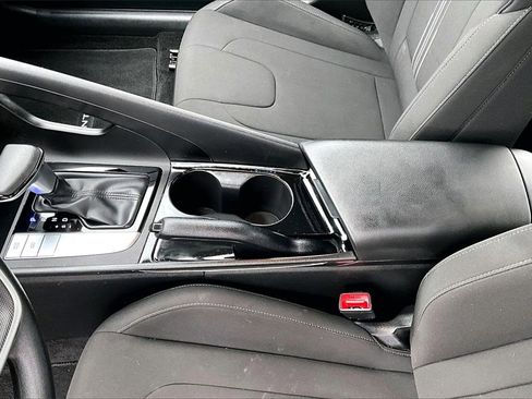 Used 2023 Hyundai Elantra SEL image 14