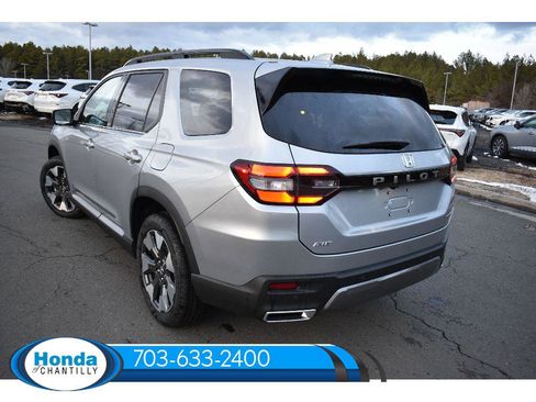 New 2026 Honda Pilot Touring image 5