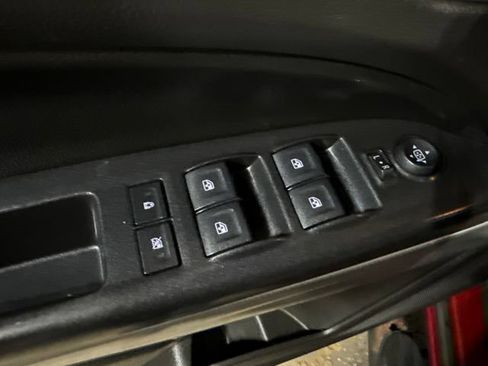 Used 2015 Chevrolet Colorado LT w/ Luxury Package AWD/4WD image 4