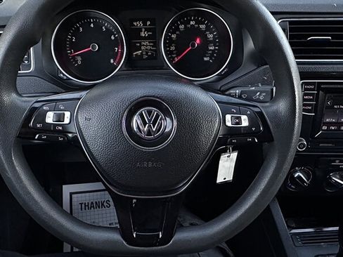 Used 2017 Volkswagen Jetta S image 6