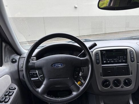 Used 2005 Ford Explorer Sport XLT image 13