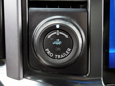Used 2021 Ford F150 Lariat w/ Equipment Group 502A High AWD/4WD image 30