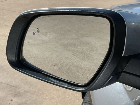 Used 2025 Hyundai Venue SEL image 11