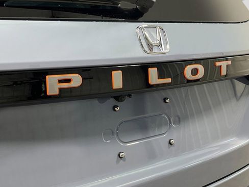 New 2026 Honda Pilot TrailSport image 9