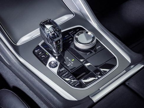 Used 2021 BMW X6 xDrive40i w/ M Sport Package image 25