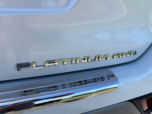 Used 2020 Toyota Highlander Platinum AWD/4WD image 10