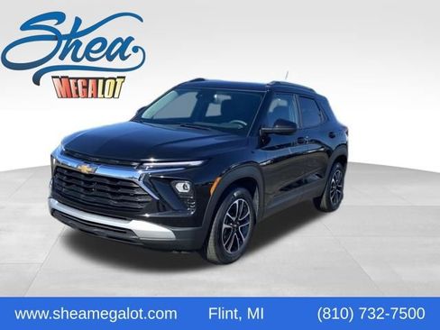 Certified 2025 Chevrolet TrailBlazer LT FWD image 1