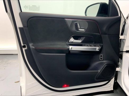 Certified 2023 Mercedes-Benz GLB 250 image 19