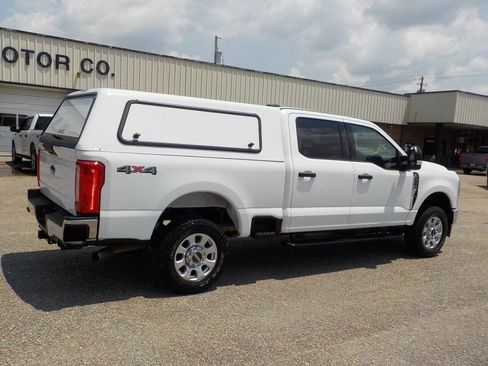 Used 2023 Ford F250 XLT AWD/4WD image 5