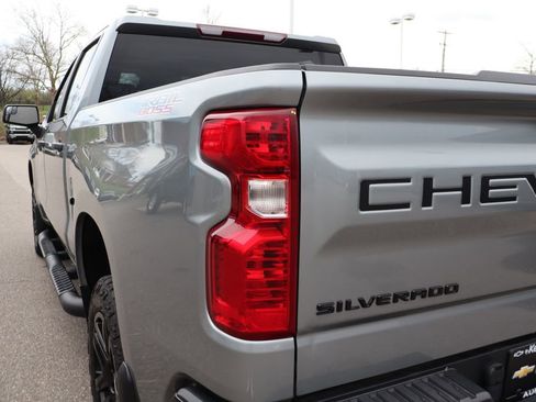 Used 2024 Chevrolet Silverado 1500 Custom Trail Boss w/ LPO, Dark Essentials Package image 31