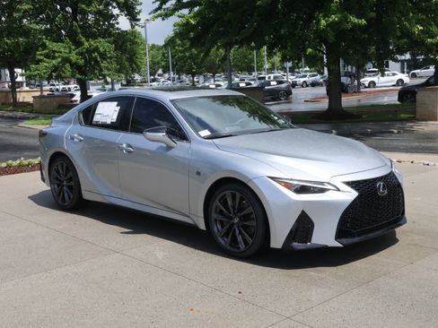 Used 2025 Lexus IS 350 F Sport image 2