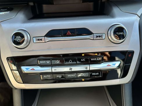 Used 2023 Ford Explorer XLT w/ Equipment Group 202A image 24