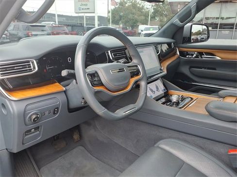 Used 2022 Jeep Grand Wagoneer Series II w/ Convenience Group III image 8