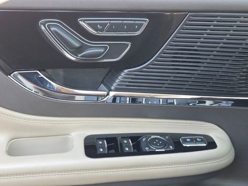 Used 2022 Lincoln Corsair FWD w/ Premium Package image 26