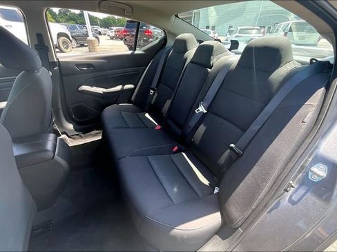 Used 2025 Nissan Altima 2.5 SV FWD image 22