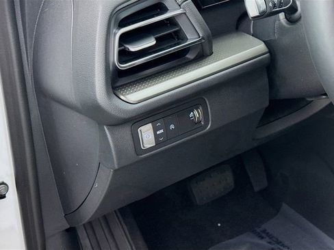 New 2026 Chevrolet Traverse LT w/ Sun and Wheel Package image 12