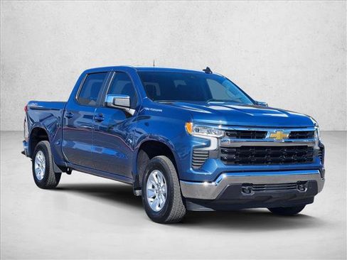 Used 2024 Chevrolet Silverado 1500 LT image 3