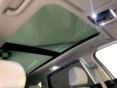Certified 2024 Kia Sorento SX Prestige w/ Panoramic Sunroof Package AWD/4WD image 29