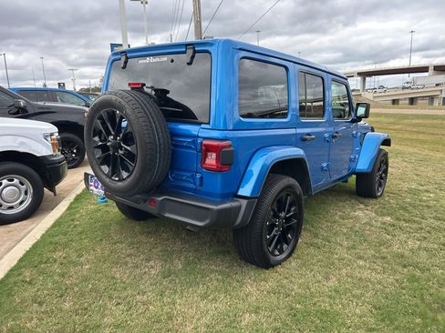 Used 2024 Jeep Wrangler Unlimited Sahara image 5