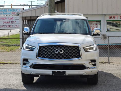 Used 2019 INFINITI QX80 Luxe w/ 22" Wheel Package AWD/4WD image 2
