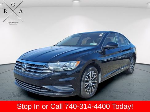 Used 2020 Volkswagen Jetta SE w/ SE Cold Weather Package FWD image 3
