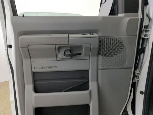 Used 2010 Ford E-350 and Econoline 350 XL RWD image 20