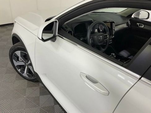 Certified 2024 Volvo XC40 B5 Plus w/ Climate Package image 38