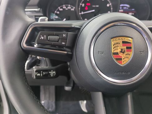 Certified 2026 Porsche Macan AWD/4WD image 19