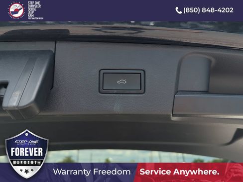 Used 2023 Volkswagen Atlas SE w/ Panoramic Sunroof Package FWD image 32