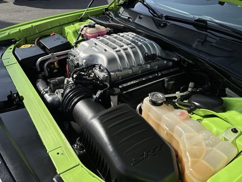 Used 2015 Dodge Challenger SRT Hellcat RWD image 12