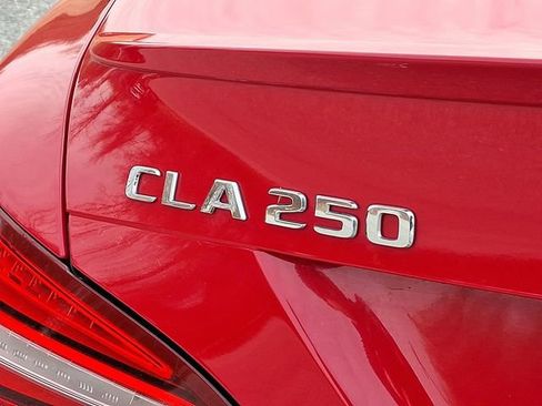 Used 2019 Mercedes-Benz CLA 250 4MATIC image 32