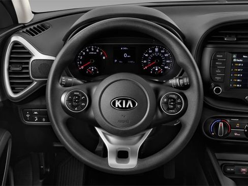 Used 2025 Kia Soul LX w/ LX Technology Package FWD image 8