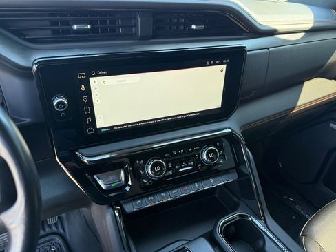 Used 2023 GMC Sierra 1500 AT4 w/ AT4 Premium Package AWD/4WD image 19
