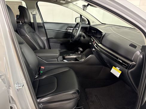 New 2026 Kia Sportage EX FWD image 13